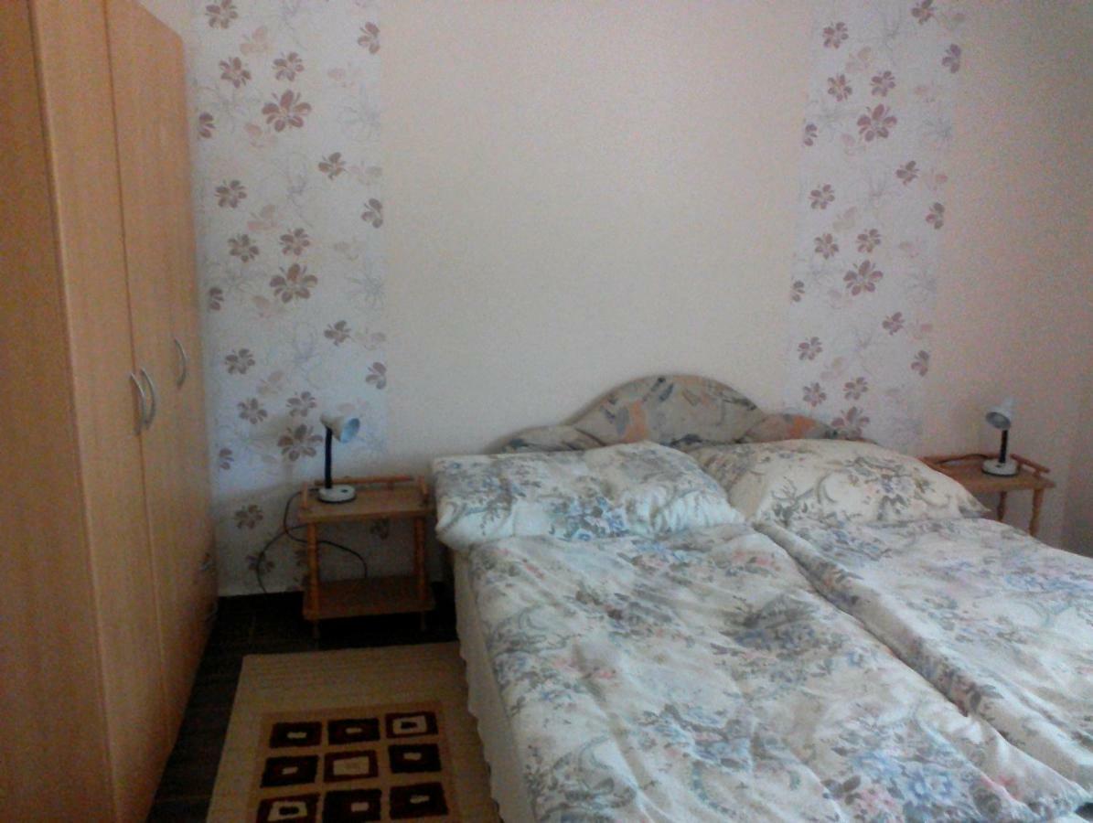 Raday Apartman Hajduszoboszlo Exterior photo