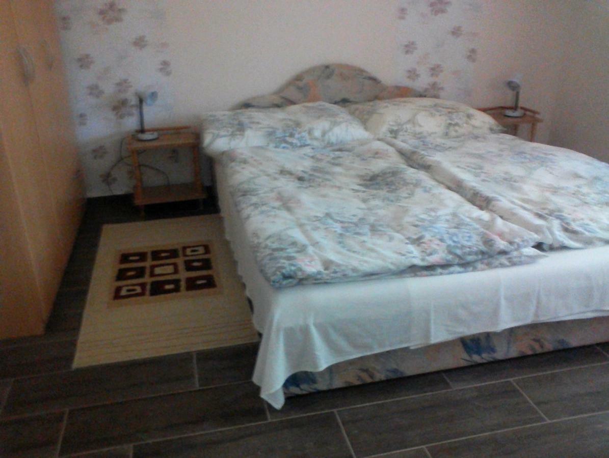 Raday Apartman Hajduszoboszlo Exterior photo